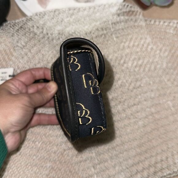 Dooney & Bourke Small Black Gold Canvas DB Logo Wallet Wristlet - Picture 4 of 9
